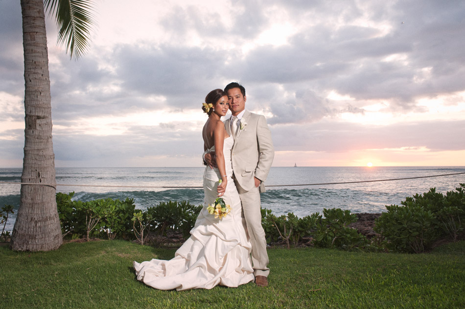 Hawaii Wedding Photographer at Paradise Cove
