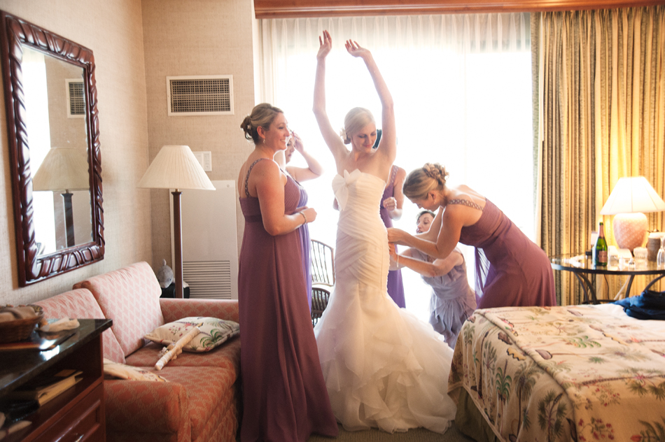 Bride and Bridesmaids getting ready at the Hilton Waikoloa