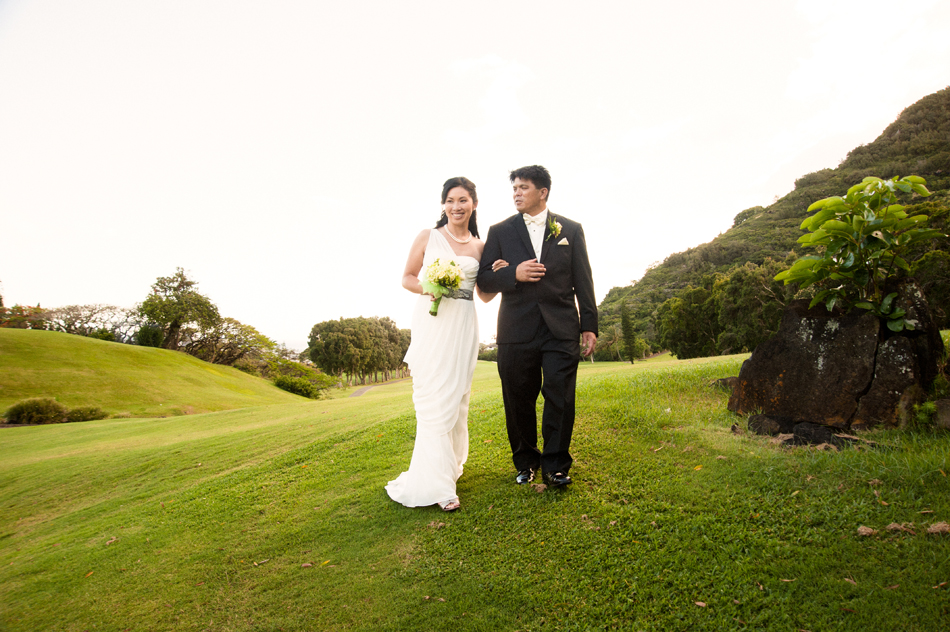 Bride and Groom Oahu Country Club