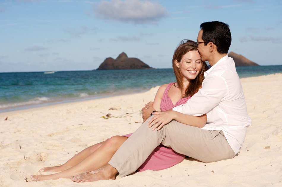Engagement Session with Mokulua Islands in Background