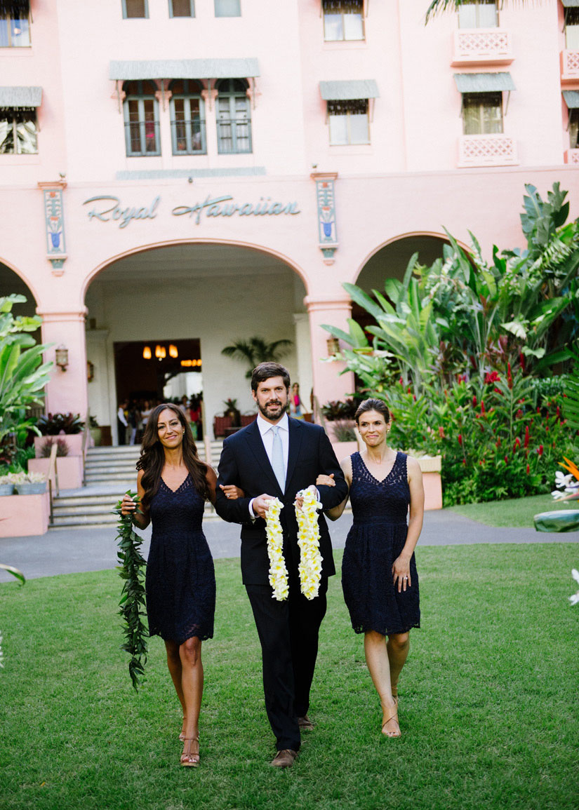 Royal-Hawaiian-Wedding-Photographer-48
