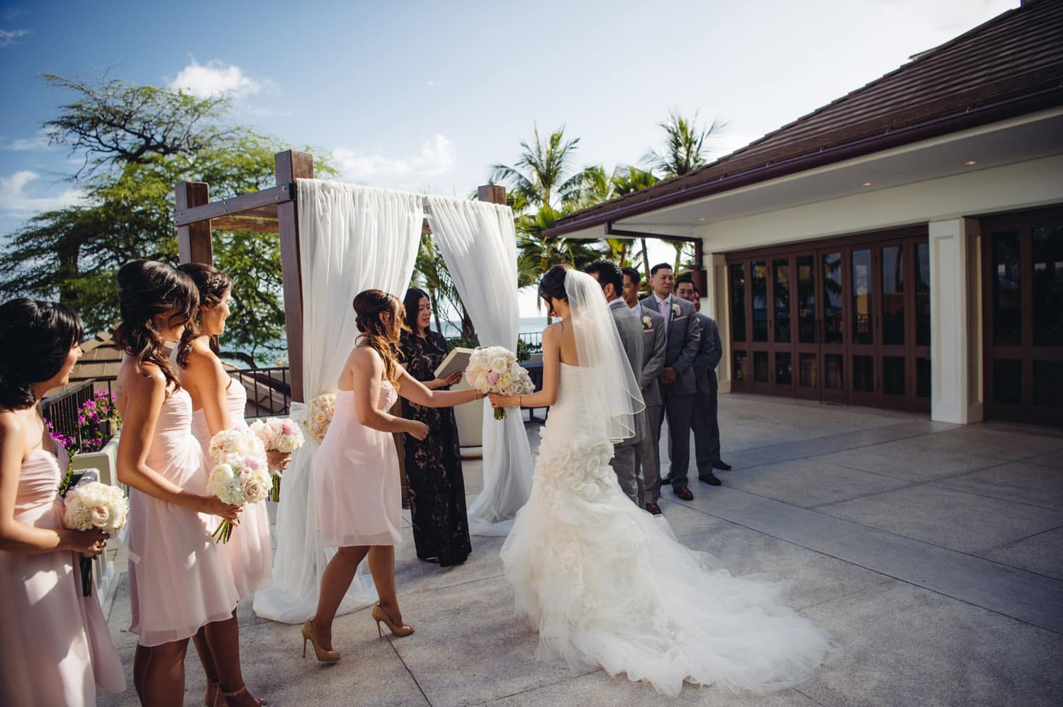 halekulani-hau-terrace-wedding-photographs-40