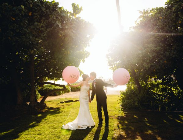 Kahala Resort Wedding by Sarah Aoyama, Engaging Moments